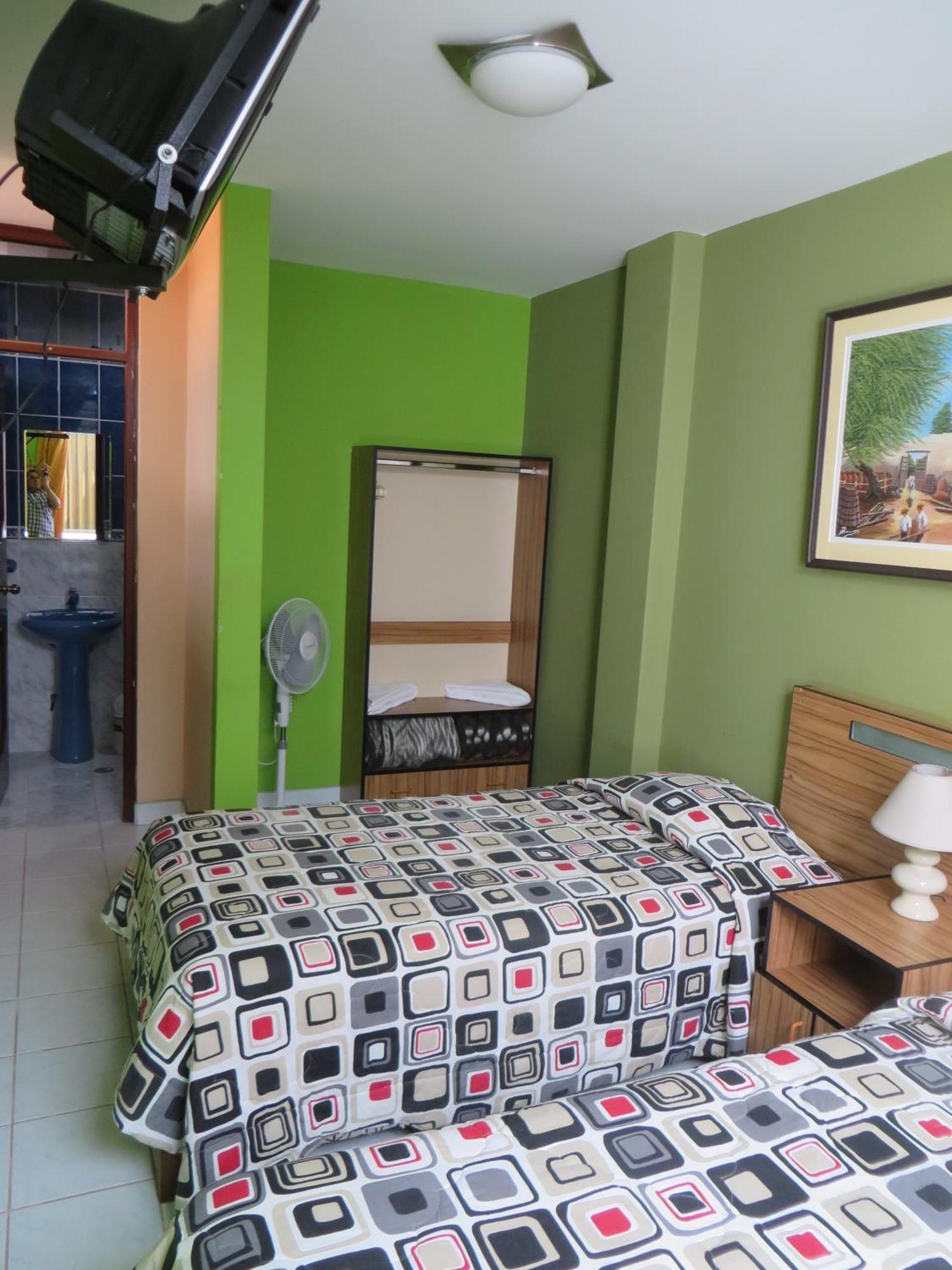 Hostal Hellen Ross Nazca Buitenkant foto