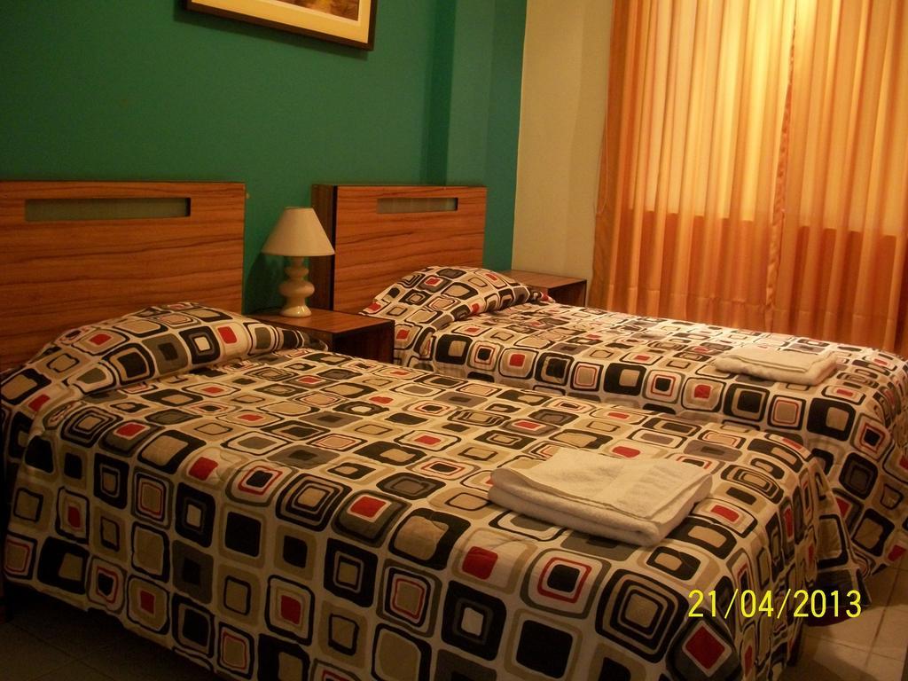 Hostal Hellen Ross Nazca Buitenkant foto