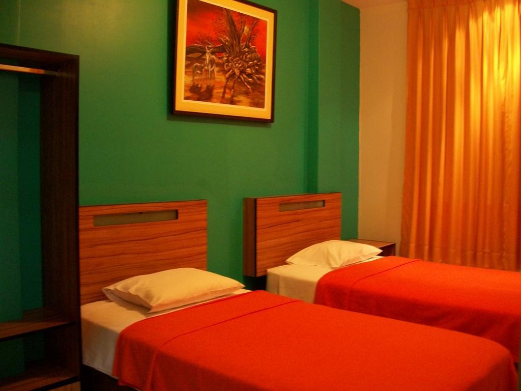 Hostal Hellen Ross Nazca Buitenkant foto