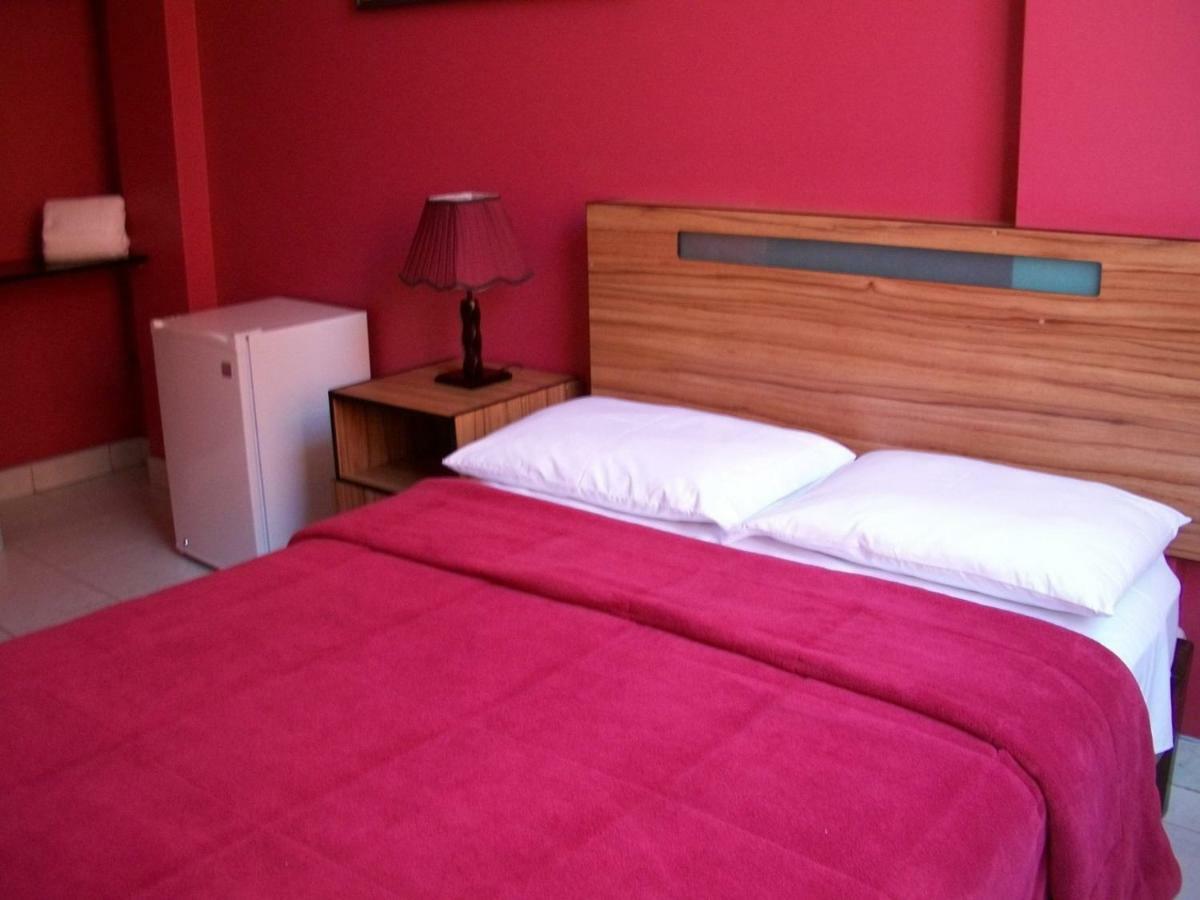 Hostal Hellen Ross Nazca Buitenkant foto